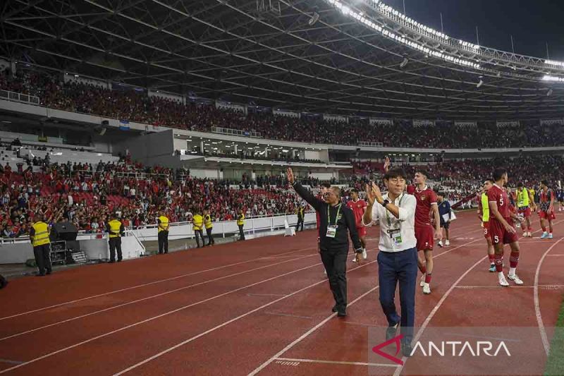 PARA PEMAIN TIMNAS RAMAI-RAMAI APRESIASI SHIN TAE-YONG FIFA MATCHDAY INDONESIA MELAWAN ARGENTINA 19062023 GP 12