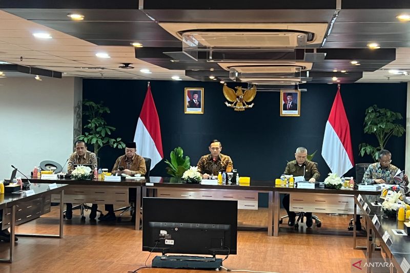 ahy-undang-menteri-wamen-bahas-kebijakan-strategis-pada-2025