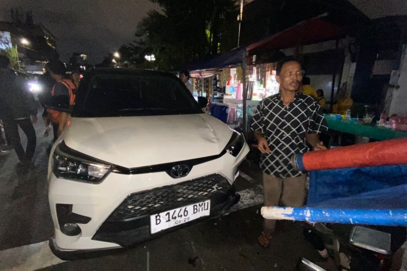 polisi-tangkap-pengendara-mobil-yang-tabrak-warung-kelontong-di-jaksel