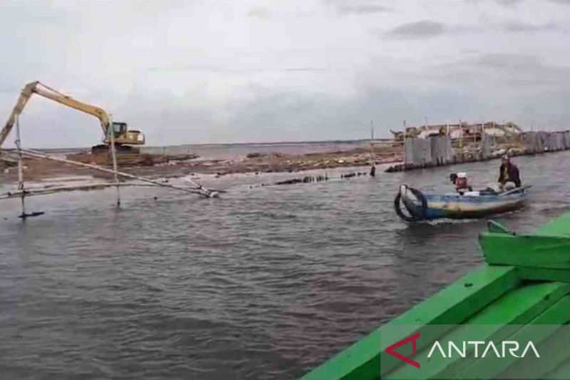 Pagar laut Kabupaten Bekasi untuk pelabuhan perikanan