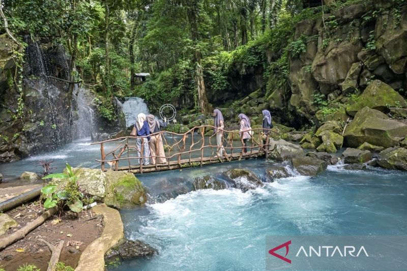 desa-wisata-sesaot-suguhkan-pemandangan-alam-dengan-mata-air-sungai-yang-jernih