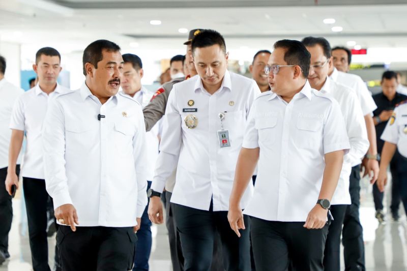 menteri-imipas-autogate-bandara-juanda-tingkatkan-kualitas-layanan