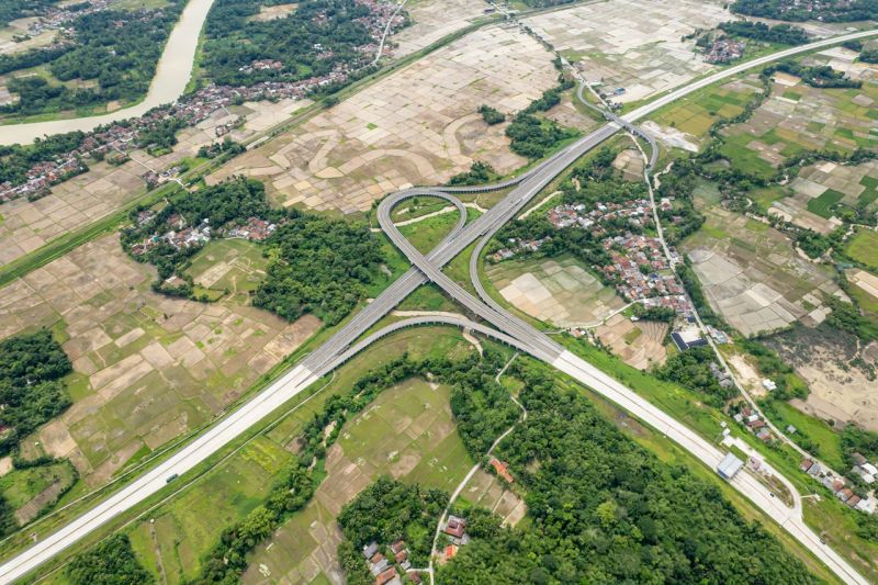 Pemerintah Dorong Penurunan Biaya Logistik Melalui Jalan Tol Serang Panimbang