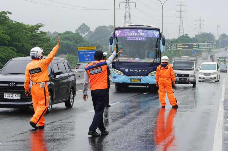 Kemenhub-Korlantas dan Kemen PU atur lalu lintas saat Isra Miraj-Imlek 