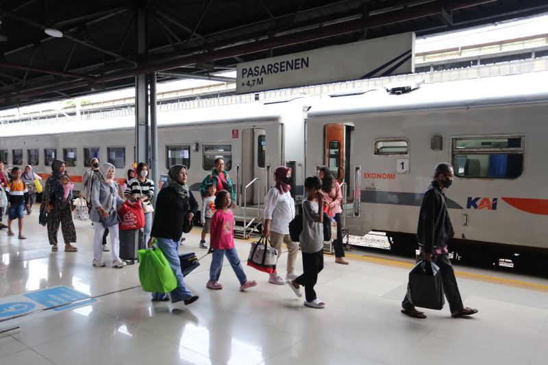 KAI Ingatkan Pelanggan Memperhatikan Jadwal Baru pada Gapeka 2025, Ini Jadwal dari Stasiun Pasarsenen