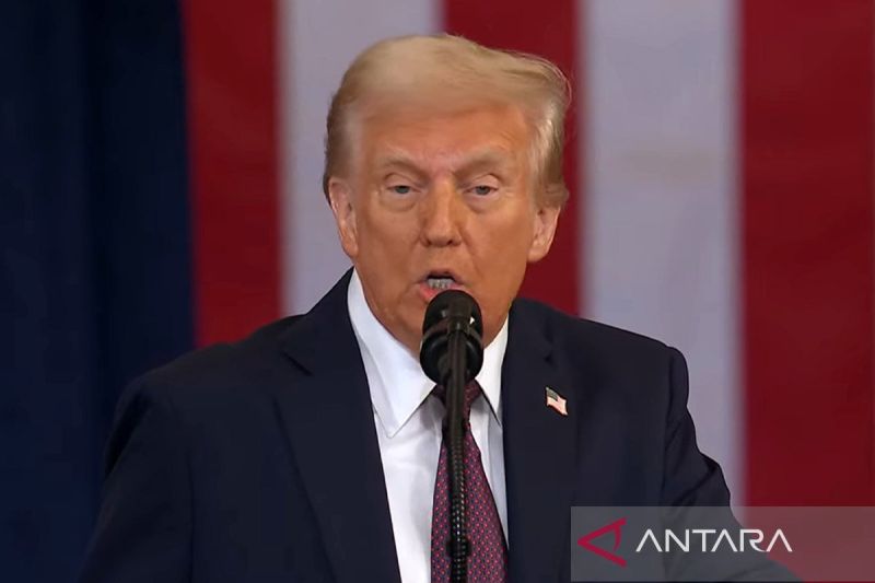 Trump tandatangani perintah untuk hapus aturan EV pemerintahan Biden 