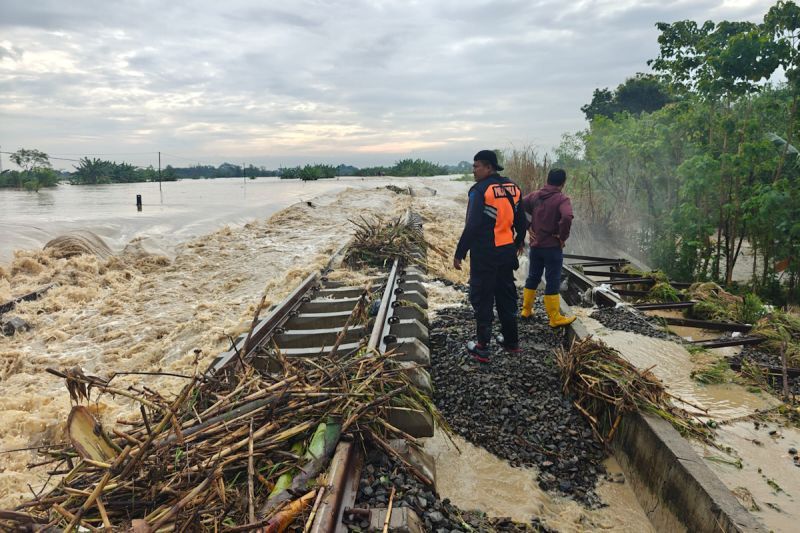 KAI kembalikan 100 persen tiket pelanggan terdampak banjir Grobogan 