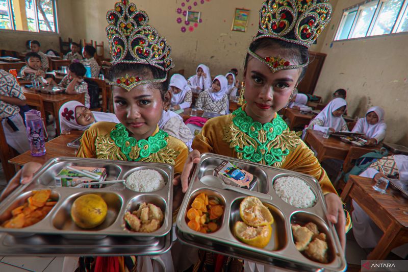 MAKANAN YANG BAIK UNTUK KEBUTUHAN GIZI ANAK USIA 7-15 TAHUN CAPAIAN PROGRAM MAKANAN BERGIZI GRATIS 230125 YSW 1