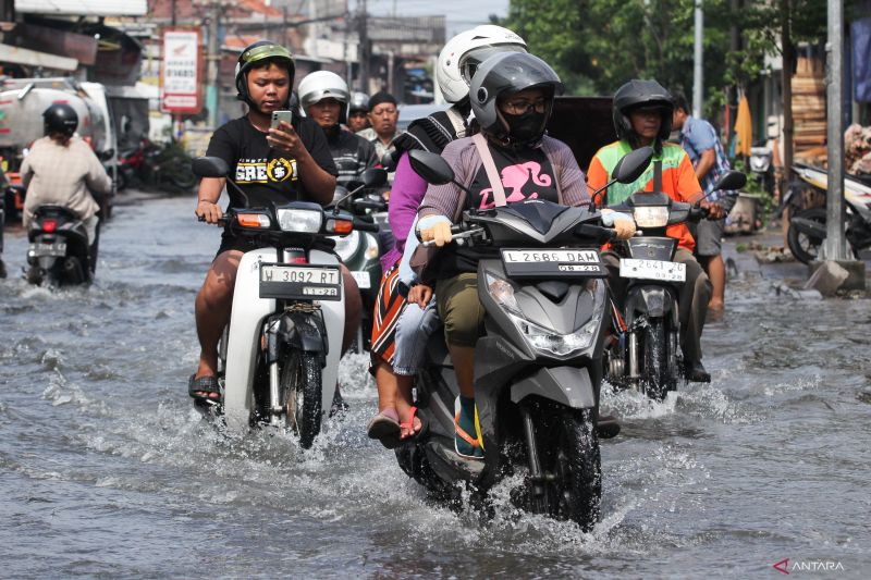 cara-mengatasi-motor-mogok-setelah-menerjang-banjir