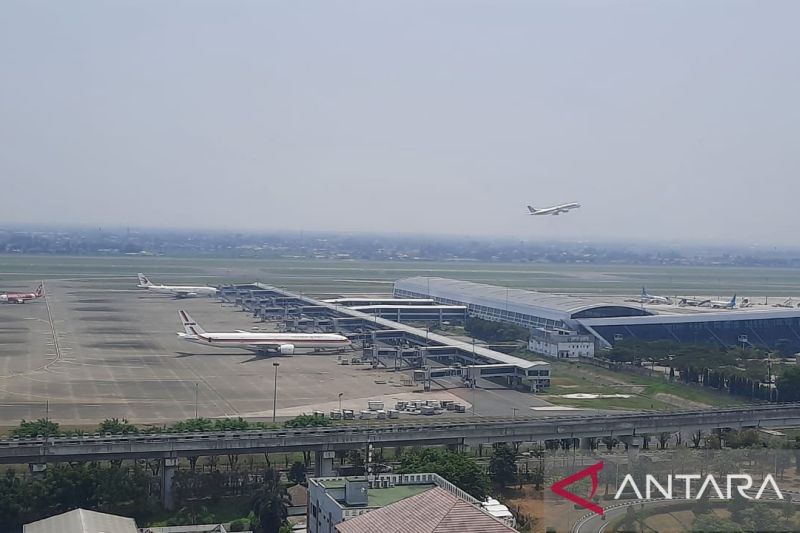 Aktivitas penerbangan di Bandara Soetta tak terganggu asap kebakaran