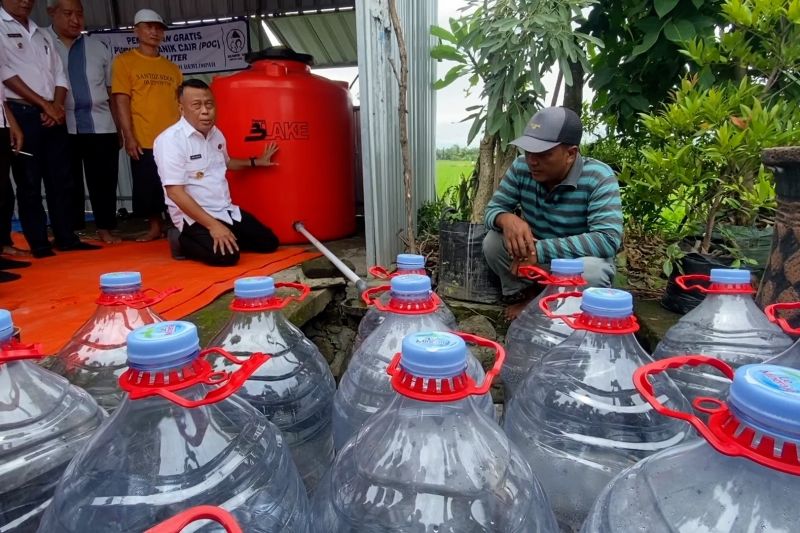 Bertekad kembangkan sawah organik, Ponorogo bagikan 1.000 liter POC 