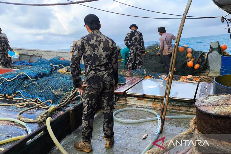 KKP mengamankan dua kapal langgar ketentuan alat penangkap ikan 