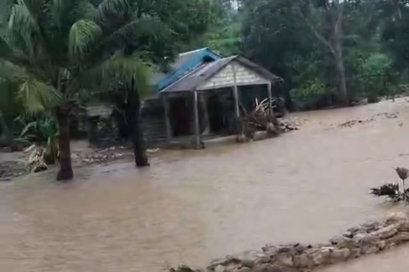 BPBD laporkan enam kecamatan di Kabupaten Kupang terendam banjir