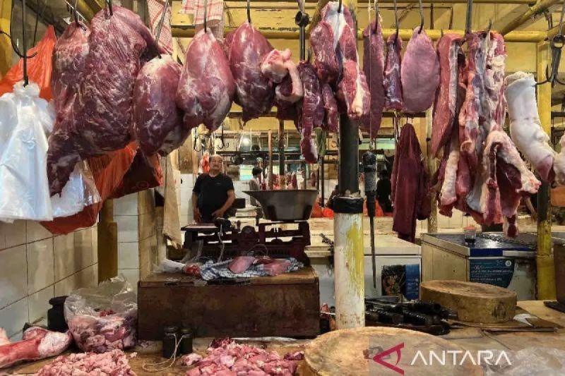 Harga pangan Senin: Daging sapi Rp143.750/kg, cabai rawit Rp58.700/kg 