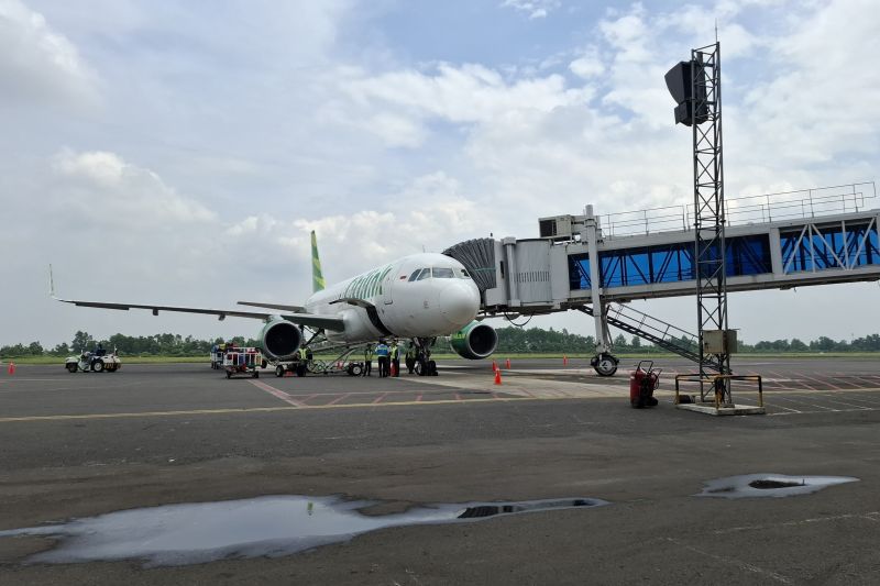 Bandara Gatot Subroto Way Kanan layani penerbangan domestik perdana 