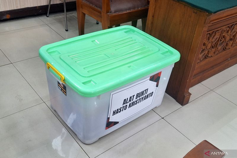 tim-hasto-kristiyanto-ajukan-41-bukti-dalam-sidang-pn-jaksel