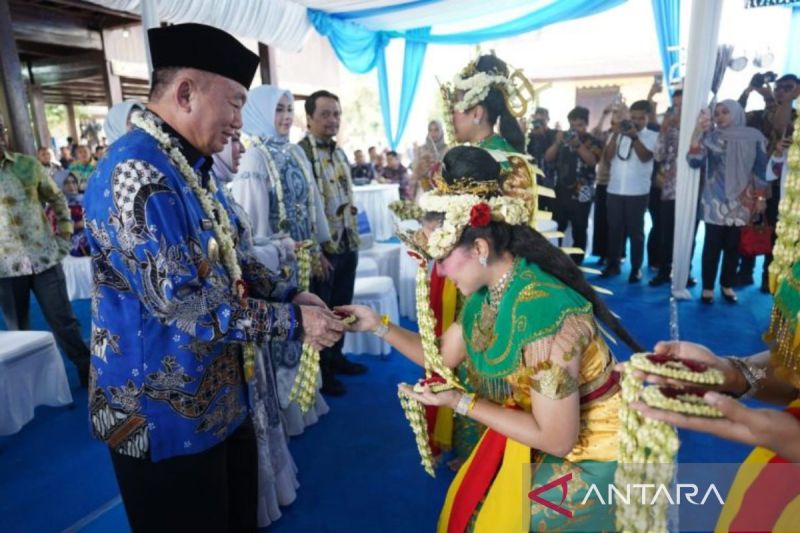 Gubernur Kalsel giatkan promosi daerah di Anjungan TMII Jakarta 