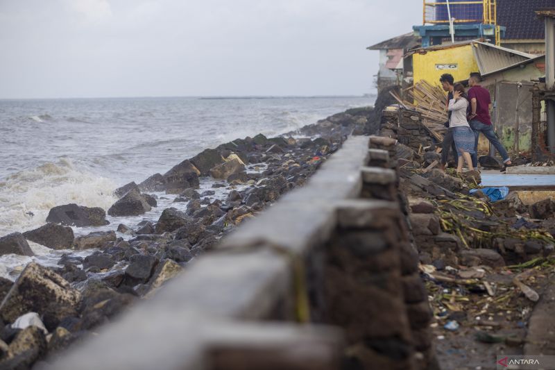 Kemarin, cadev Indonesia bulan April 2025 hingga soal Giant Sea Wall