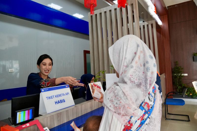 KAI Tanjungkarang siapkan 23.320 tempat duduk untuk angkutan lebaran  