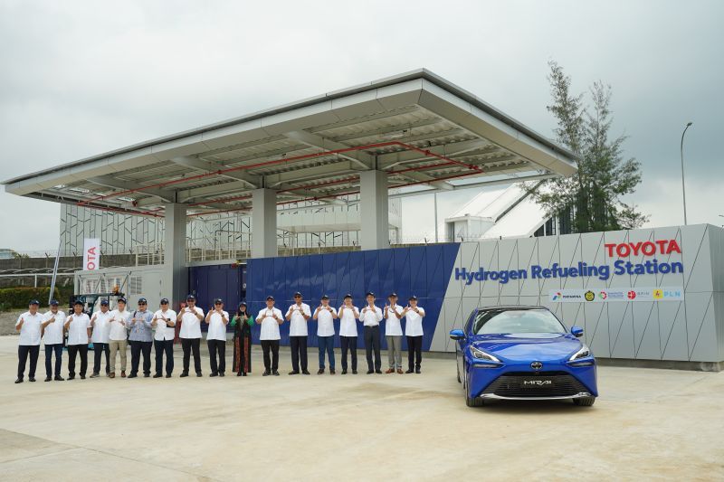 toyota-luncurkan-fasilitas-stasiun-pengisian-hidrogen