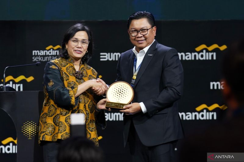 Bank Mandiri targetkan percepatan investasi di 5 sektor lewat MIF 2025 