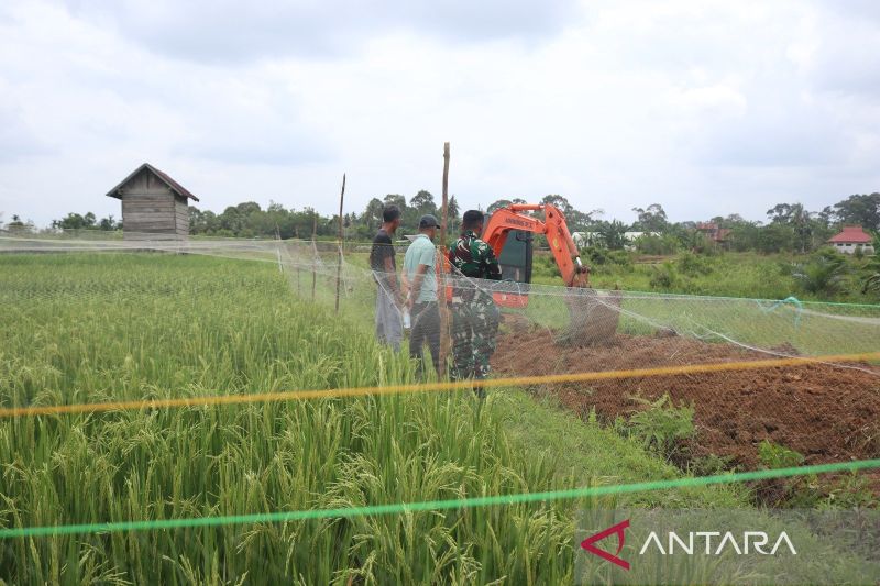 TNI buat saluran air dukung ketahanan pangan di Tebo Jambi 