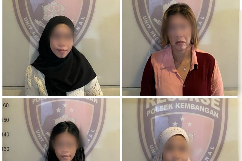 Polisi tangkap empat wanita yang curi perhiasan milik anak di mal