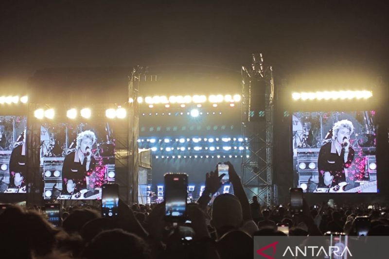 Lagu "Basket Case" sapa penggemar Green Day di Jakarta