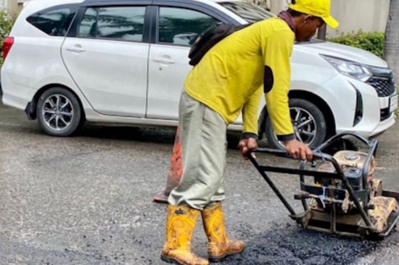 Delapan titik jalan rusak di Jalan Lodan Raya diperbaiki