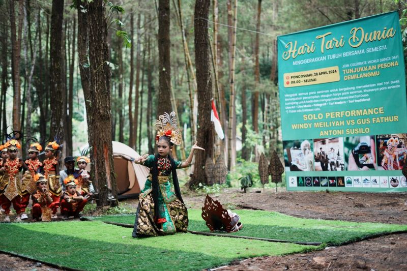 Pemkab Lumajang dukung pelestarian tari untuk pariwisata dan budaya  