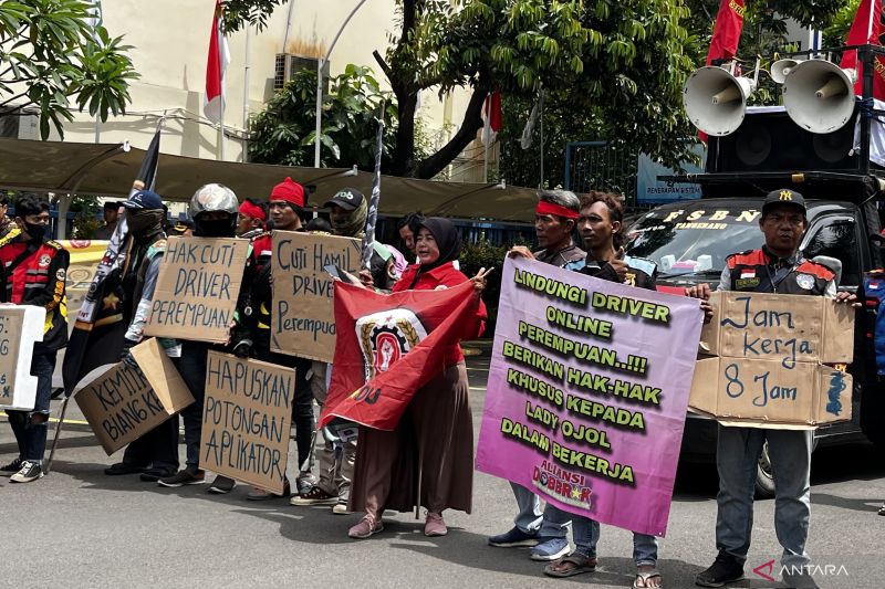 Demo di Kemnaker, Serikat pengemudi ojol tuntut dapat THR 