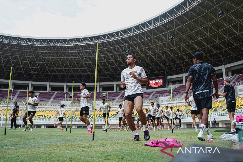 DEWA UNITED SELENGGARAKAN LATIHAN DI BANTEN INTERNATIONAL STADIUM DUFC 04559 1