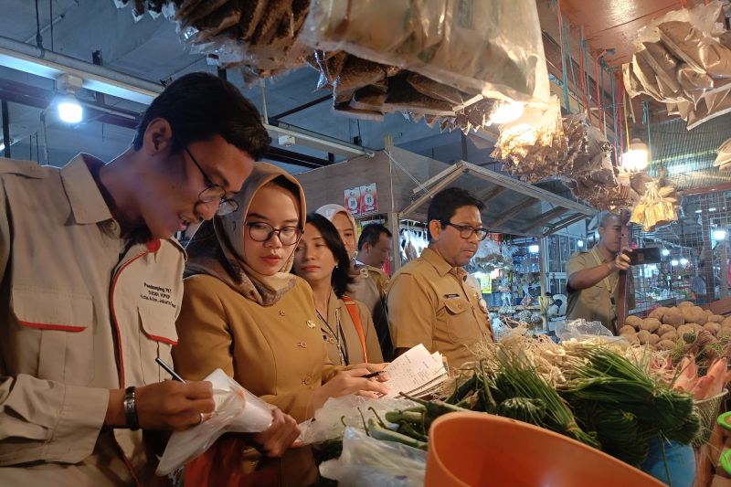 Jaktim perkuat pengawas keamanan pangan di pasar jelang Ramadhan