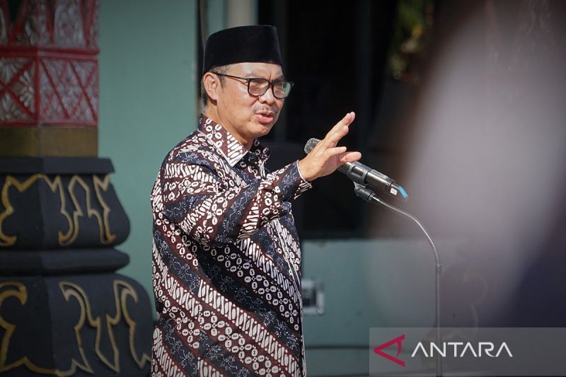 Rombongan kepala daerah dari PDIP menunggu keputusan DPP