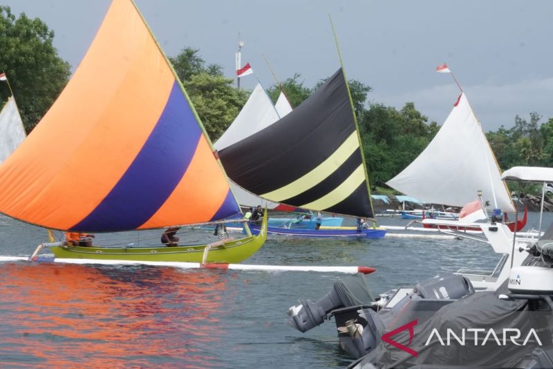 masyarakat-gilimanuk-jembrana-promosi-pariwisata-dengan-perahu-layar