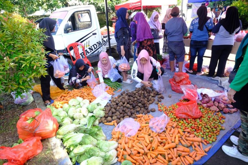 gowa-gelar-pasar-tani-jelang-ramadhan-2025