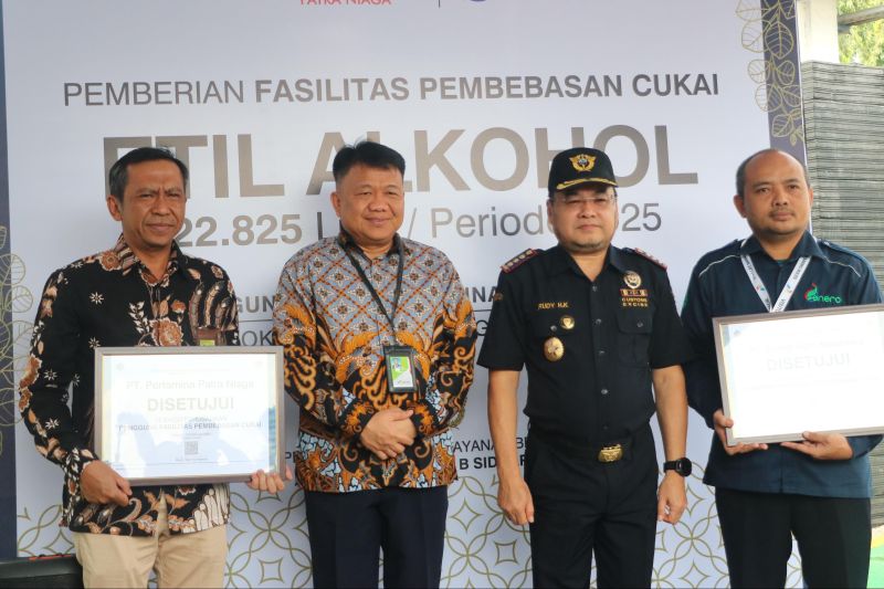 bea-cukai-sidoarjo-fasilitasi-pembebasan-cukai-etil-alkohol