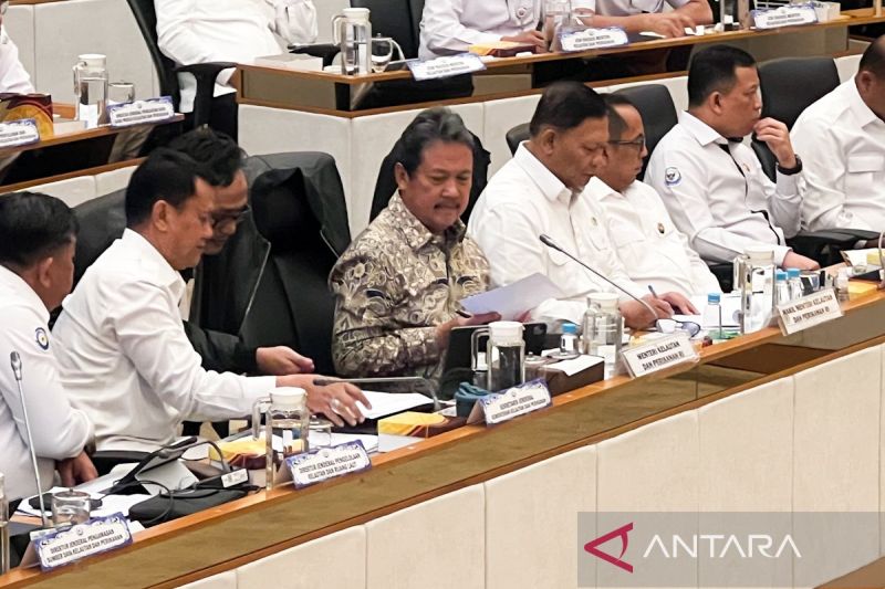 Trenggono: Kades siap bayar denda Rp48 miliar pagar laut Tangerang