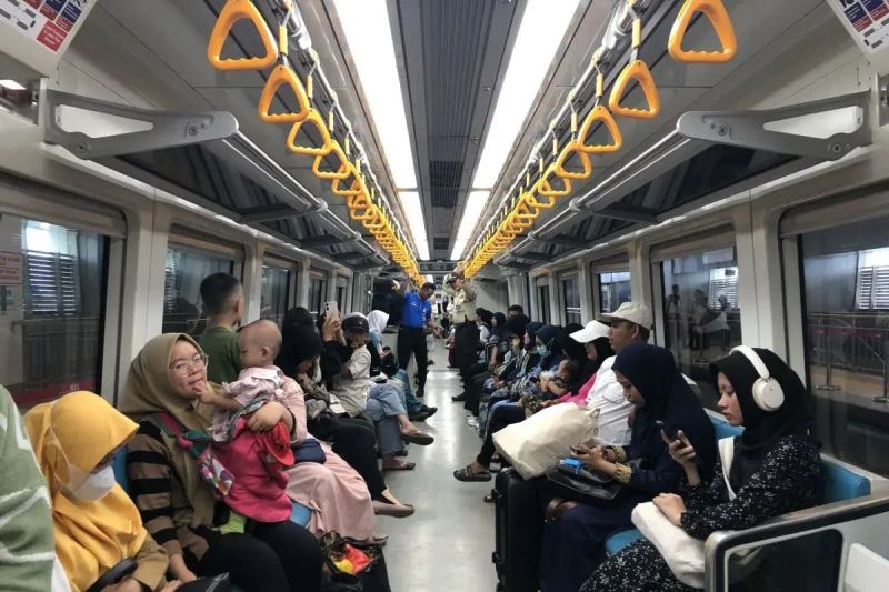 penumpang-lrt-sumsel-diperbolehkan-berbuka-puasa-di-gerbong