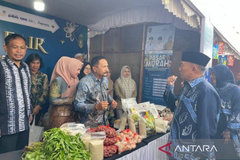 pemprov-kalsel-gelar-pasar-murah-hasil-tani-dan-ikan-di-banjarmasin