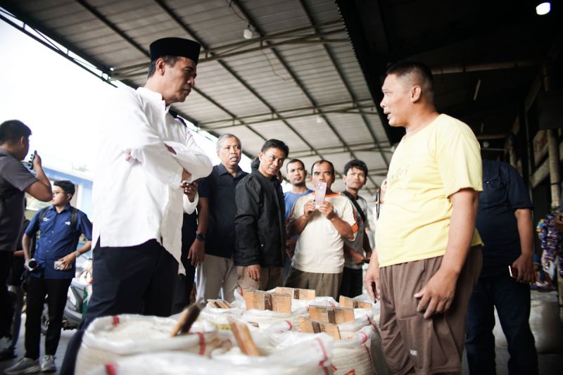 Mentan sidak ke Pasar Cipinang pastikan stok beras aman saat Ramadhan