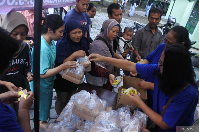 berdesakan-di-krl-apakah-dapat-membatalkan-puasa-ramadhan