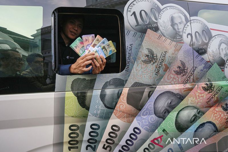 Rupiah melemah dipengaruhi ketetapan kebijakan tarif AS terhadap China