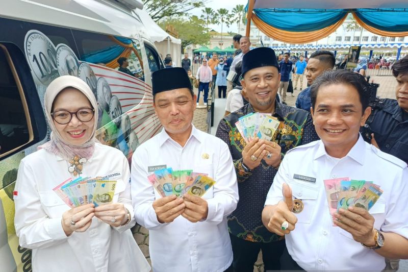 bi-kalbar-siapkan-uang-baru-rp28-triliun-di-70-titik-penukaran