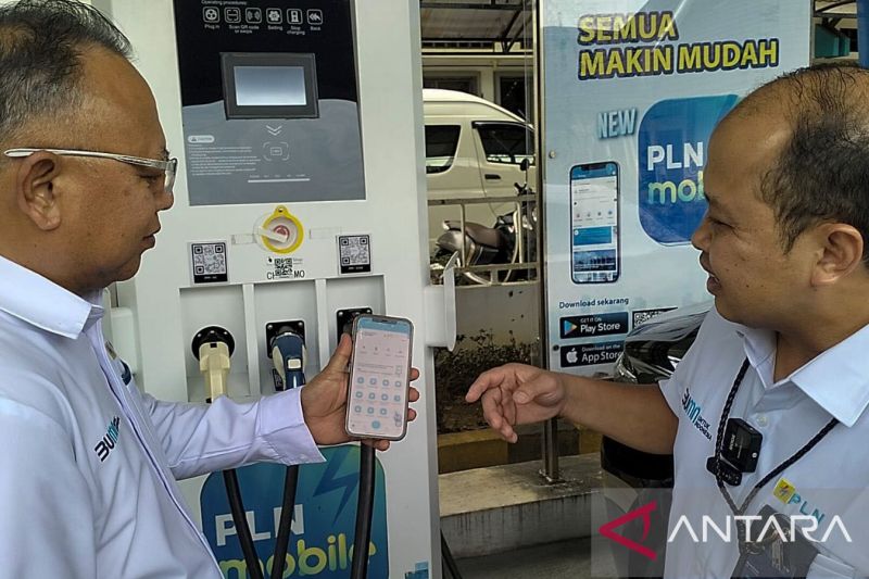 PLN Sumbar sediakan 60 SPKLU layani pemudik Idul Fitri 1446 Hijriah 