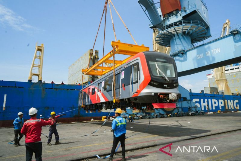 kai-commuter-segera-mengoperasikan-96-unit-kereta-baru