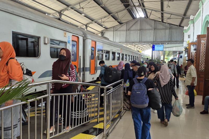 Jumlah pengguna kereta ekonomi PSO di KAI Madiun pada 2024 meningkat 