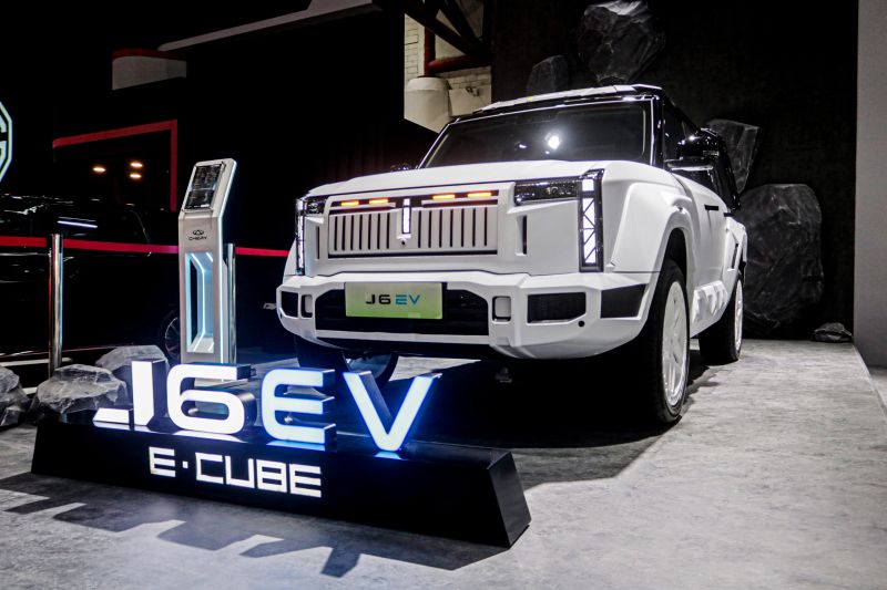 spesifikasi-lengkap-dan-harga-chery-j6-2025-suv-listrik-rwd-iwd