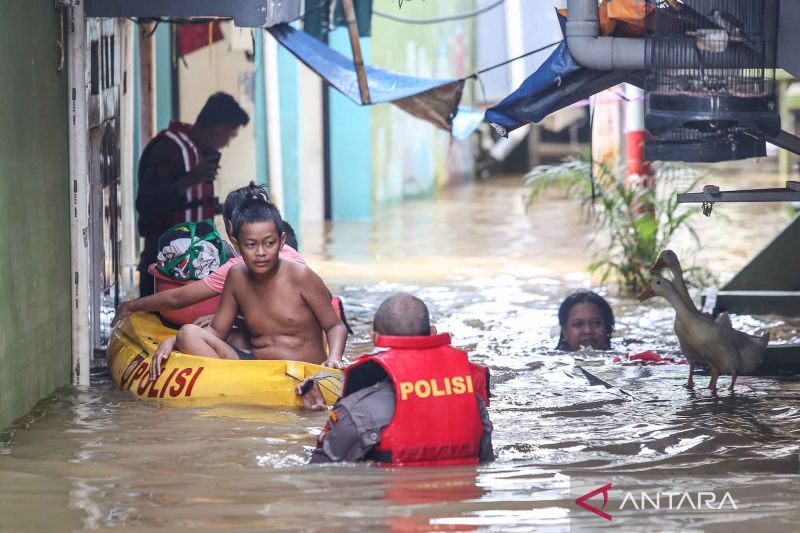 Hujan ringan merata di DKI Jakarta pada Sabtu malam