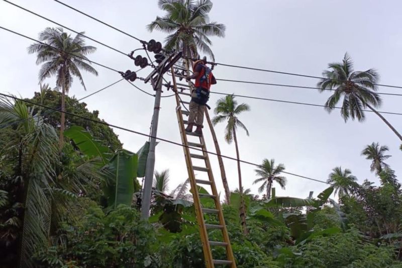 PLN pastikan listrik Kepulauan Manipa Maluku aman jelang Idul Fitri